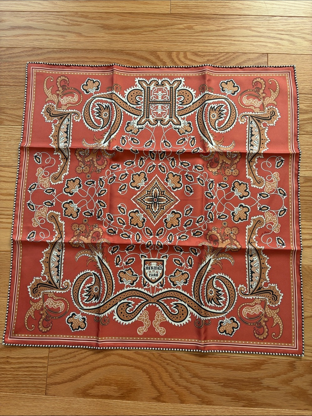 Final Price-No Offers! Hermes Terracotta Brick Paisley Silk Bandana - Picture 4 of 8